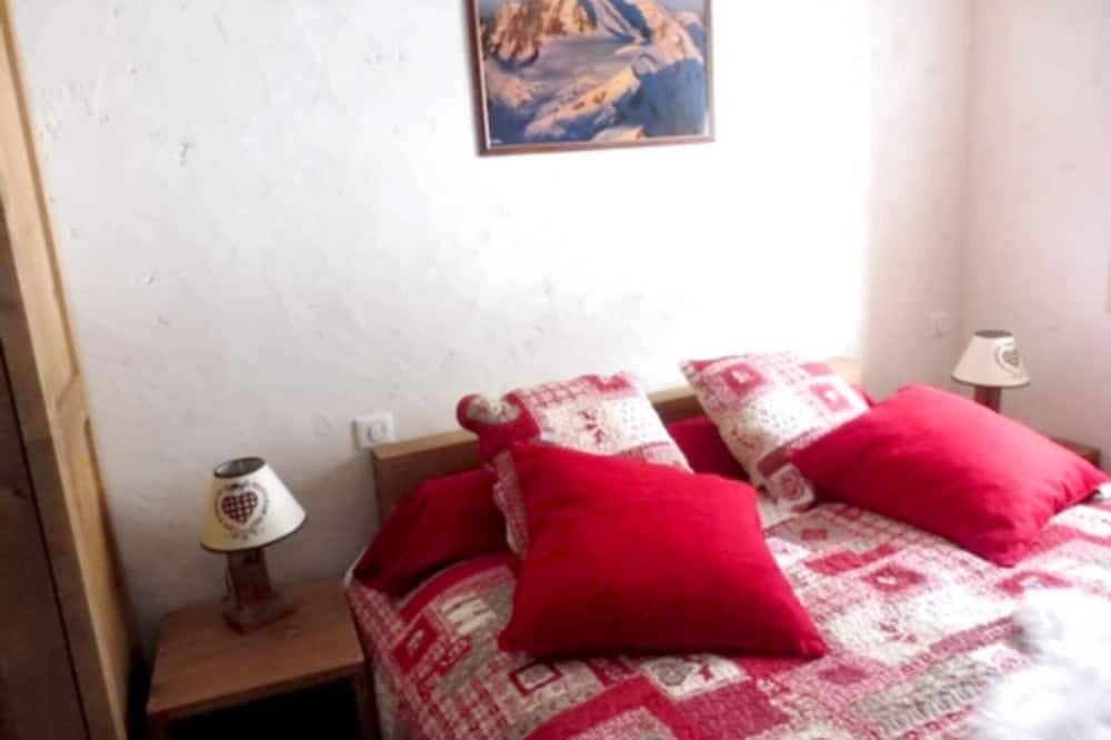 Chalet Les Clarines between lake and mountains in Bluffy, Annecy und Umgebung