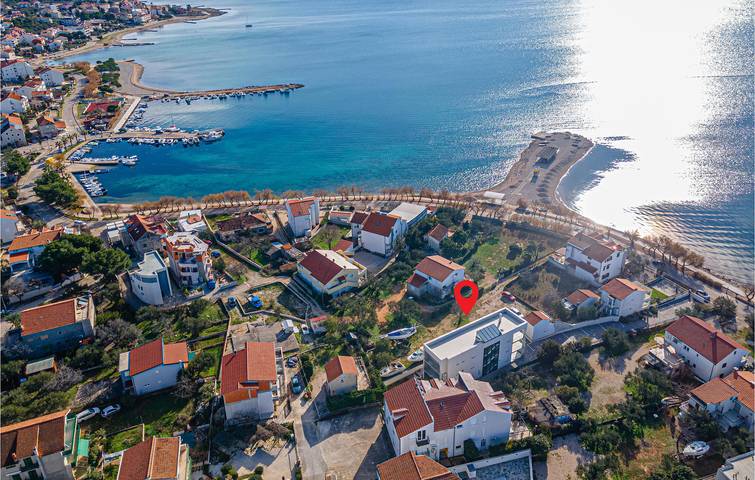 Ganze Ferienwohnung, Ferienwohnung mit Meerblick, Pool, WLAN und Parkplatz in Strandnähe in Srima, Šibenik-Knin
