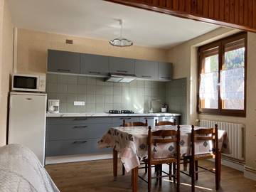 Maison De Vacances pour 4 Personnes dans Chambon-sur-Lac, Région de Besse-et-Saint-Anastaise, Photo 3