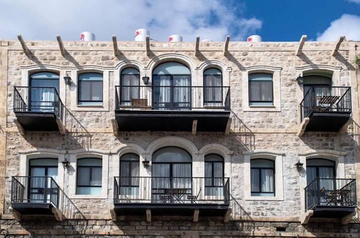 Appart’hôtel pour 4 personnes, avec terrasse et vue, animaux acceptés