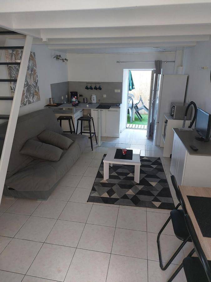 Location de vacances pour 4 personnes, avec terrasse à La Jarne