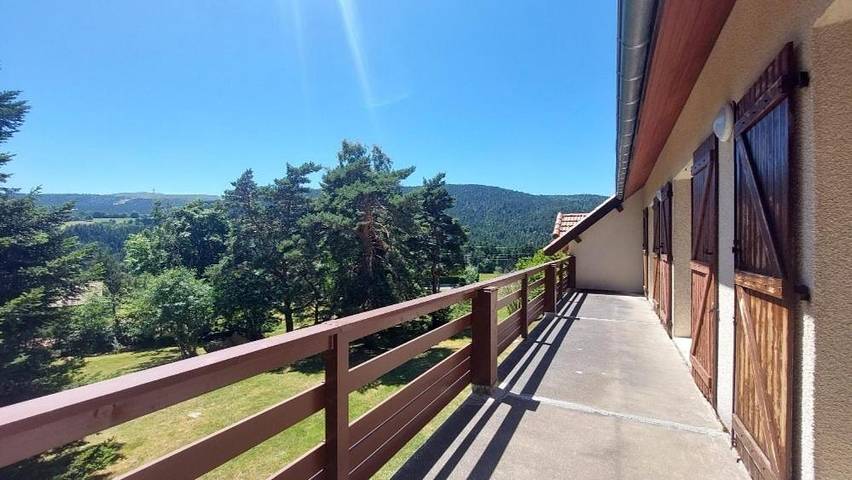 Location de vacances pour 20 personnes, avec jardin et vue, animaux acceptés à Chalmazel - 4