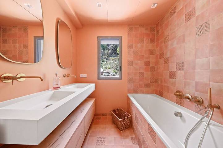 Location de vacances pour 14 personnes, avec jacuzzi et jardin ainsi que sauna et balcon dans Plage Fabrégas - 4