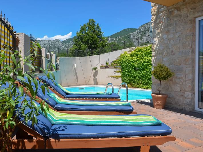 Ferienhaus für 10 Personen, mit Terrasse und Pool, mit Haustier