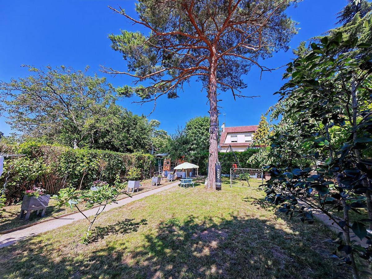 Comfortable house 45m2, 20 min to Paris with Bbq and shared private garden in Épinay-sur-Orge, Essonne