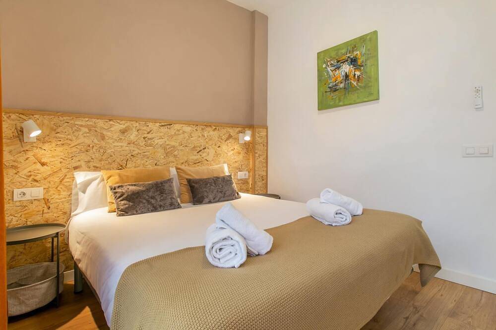 Ganze Wohnung, 11 Bright, cozy Apt. with balcony in Gracia in Barcelona Zentrum, Barcelona