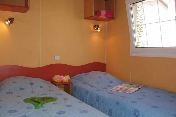 Zecamping 3* pet friendly mobil-home clim 32m2 8 pers in Bauduen, Brignoles Region