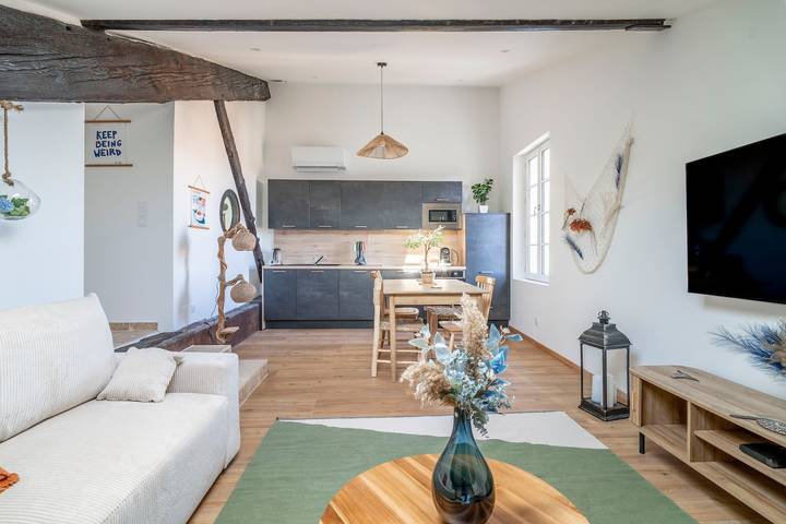 Apartamento entero, Apartamento 'Le Somail - Louis 14' con vistas al lago, Wi-Fi y aire acondicionado in Ginestas, Costa mediterránea (Francia)
