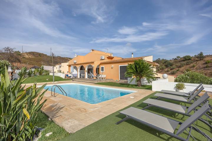 Ferienhaus für 10 Personen, mit Garten in Portimão