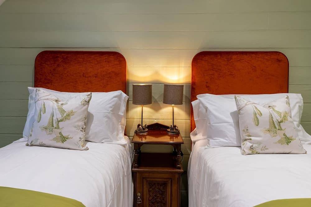 Farthingdales - sleeps 4 guests in 2 bedrooms in Burford, Oxfordshire