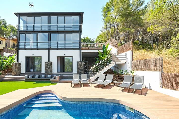 Chalet para 12 personas, con jardín y terraza, Se admiten mascotas en Garraf - 2