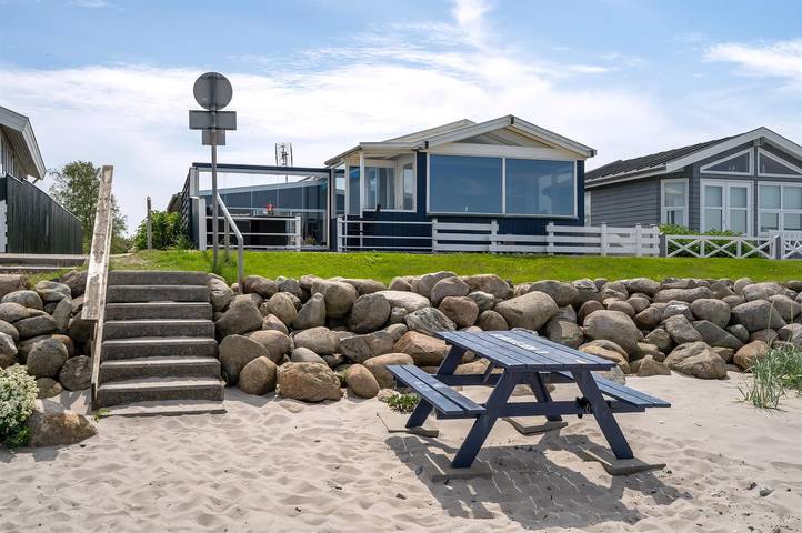 Ferieudlejning for 4 personer, med terrasse i Hasmark Strand