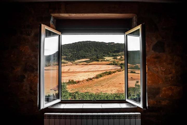 Casa rural para 18 personas, con Jardín además de Piscina y Vistas en Montaña Alavesa