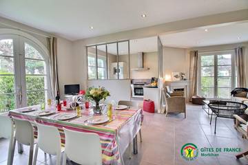 Gîte pour 8 personnes, avec terrasse et jardin à Carnac