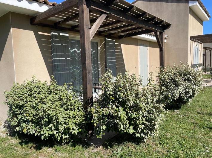 Gîte pour 4 personnes, avec jardin ainsi que piscine et vue sur le lac à Saint-Saturnin-lès-Avignon - 3