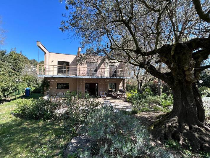 Chambre d’hôte pour 10 personnes, avec vue ainsi que jardin et piscine, animaux acceptés à Villeneuve-lès-Avignon - 2