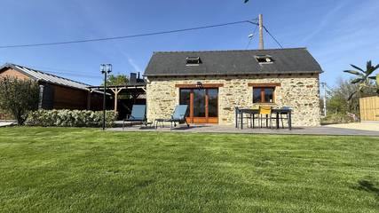 Gîte pour 2 personnes, avec terrasse et jardin à Lézardrieux