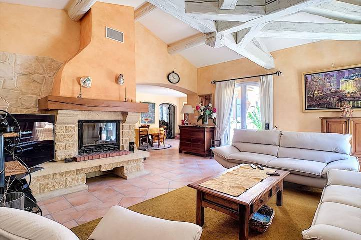 Location de vacances pour 6 personnes, avec jardin à Mollégès - 4