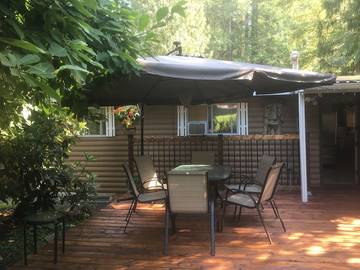 Cottage Rentals for 8 Guests in Cultus Lake, British Columbia, Picture 2