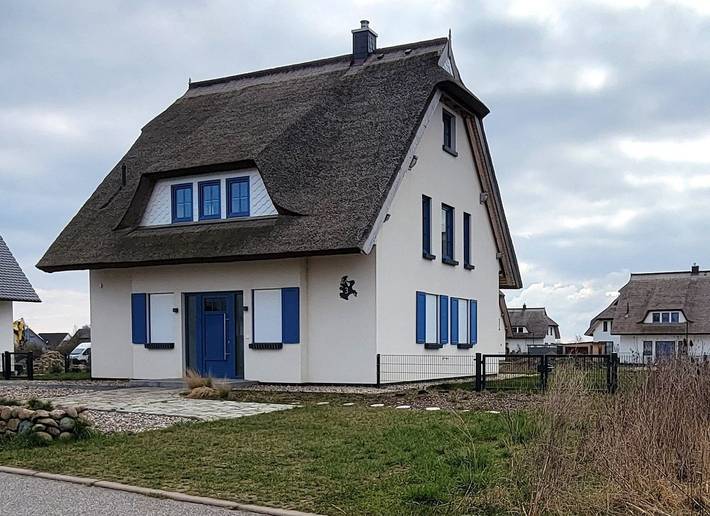 Ferienhaus mit Meerblick für 6 Personen, mit Terrasse und Garten sowie Sauna und Ausblick in Dranske
