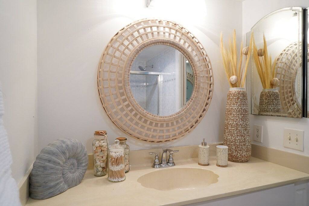 Ganze Wohnung, 🏖️Just Remodeled! The Ocean Cottage at Ocean Village Beach Condo in Fort Pierce, Hutchinson Island