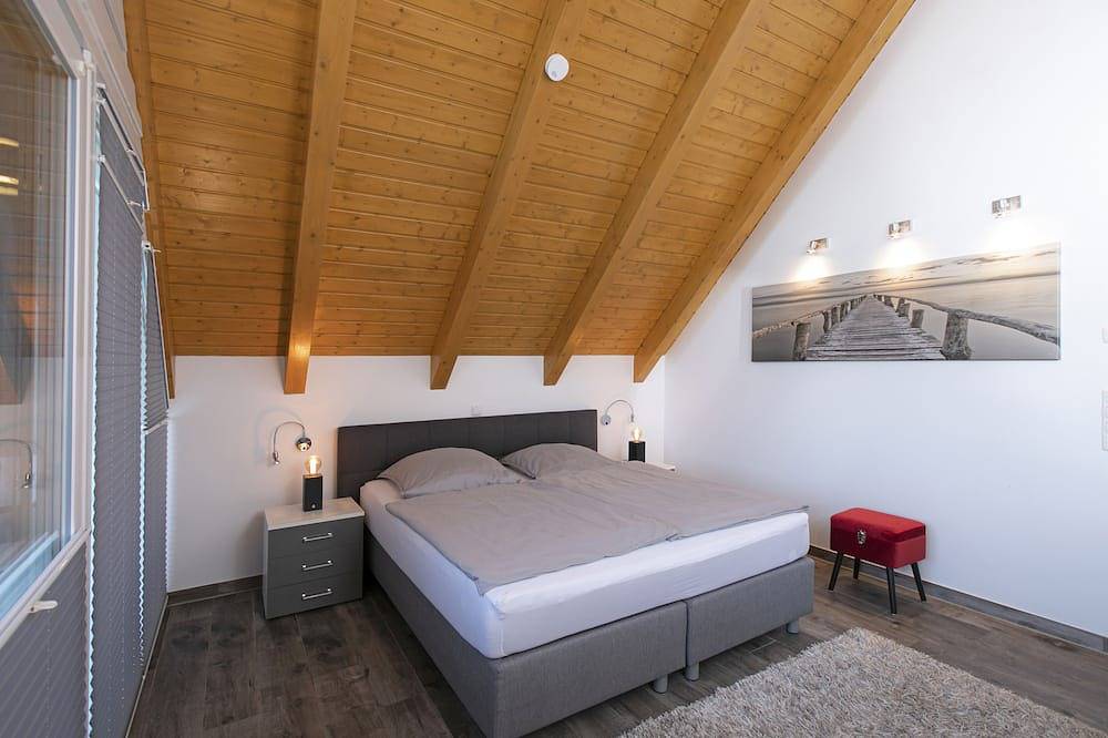 Ferienhaus direkt am See, Außen Whirlpool und exklusive 20qm Wellness-Sauna in Göhren-Lebbin, Fleesensee