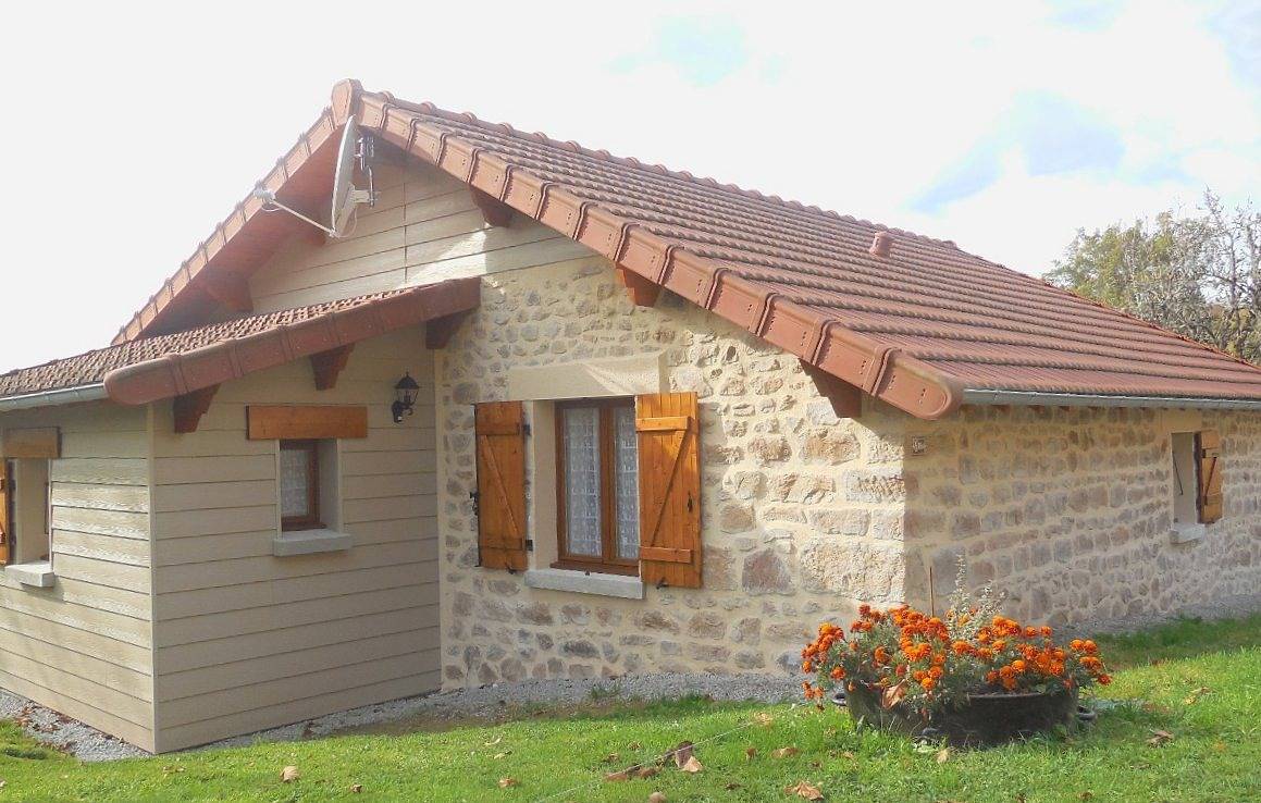 Gite La Grisolla in Saint-Pardoux-Morterolles, Parc Naturel Régional de Millevaches en Limousin