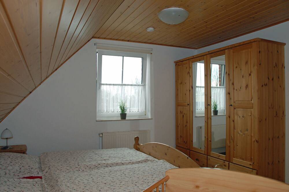Schönes, helles Ferienhaus (strandnah, baby- u. allergikergerecht) Wlan in Hooksiel, Wangerland