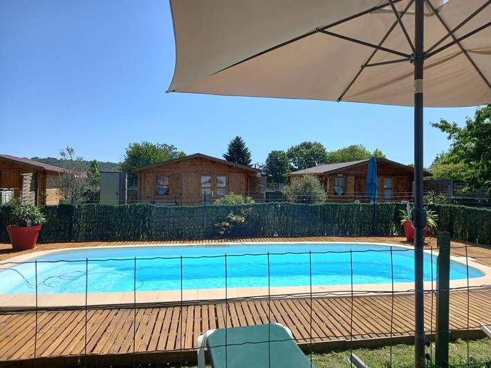 Chalet pour 2 personnes, avec vue ainsi que jardin et piscine en Dordogne - 2