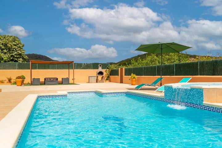 Ferienhaus für 8 Personen, mit Garten und Pool sowie Whirlpool auf Ibiza