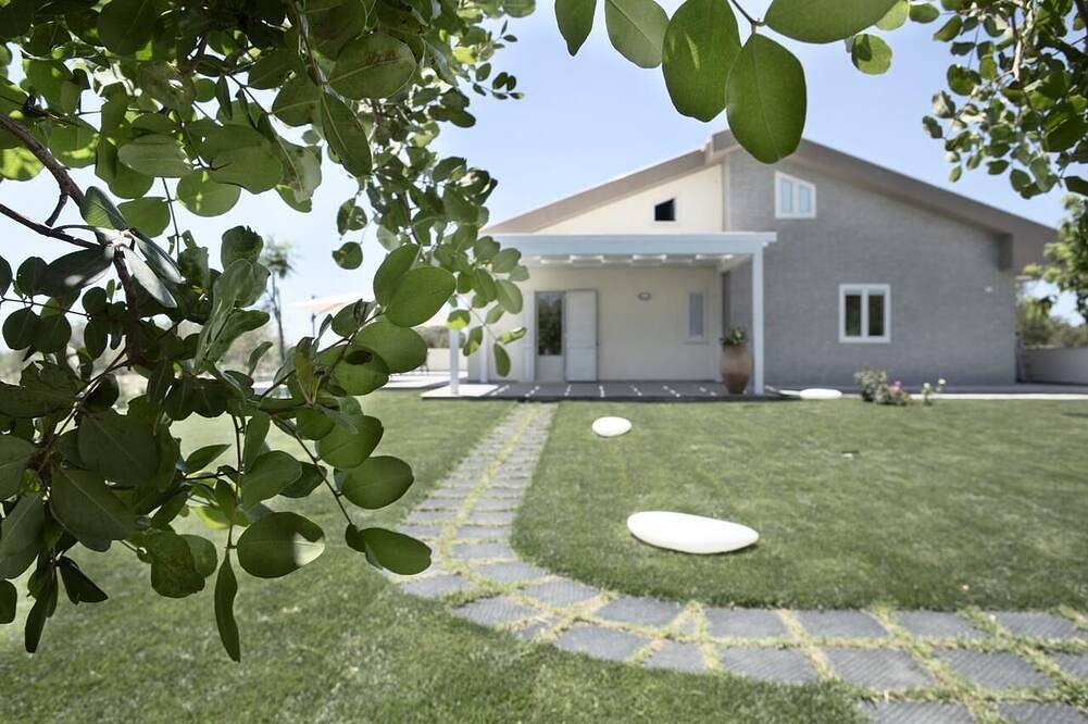 La Giara - Guest House.  Saltwater pool, parking lot, and hearty breakfast. in Módica, Provincia de Ragusa