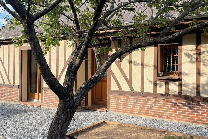 Location de vacances pour 7 personnes, avec terrasse et jardin à Triqueville