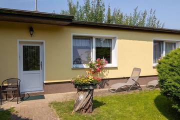 Ferienhaus für 4 Personen, mit Garten in Kröslin