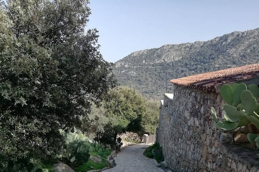 Maisonette T2, totally independent, 4kms from Ile Rousse and its beaches in Monticello, Calvi und Umgebung