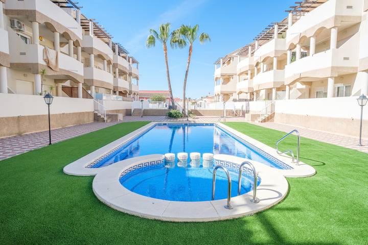 Apartamento entero, Apartamento "Playasol" con piscina compartida, terraza privada y A/C in Zona Triador, Vinaroz