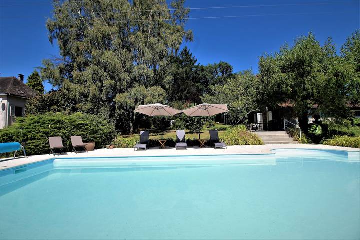 Gîte pour 4 personnes, avec piscine