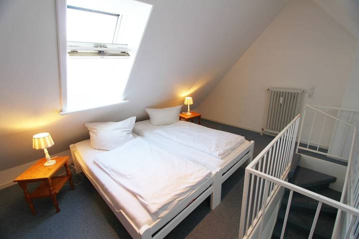 Ganze Wohnung, Ideal gelegene Ferienwohnung an der neu gestalteten Promenade in Wenningstedt in Wenningstedt, Sylt