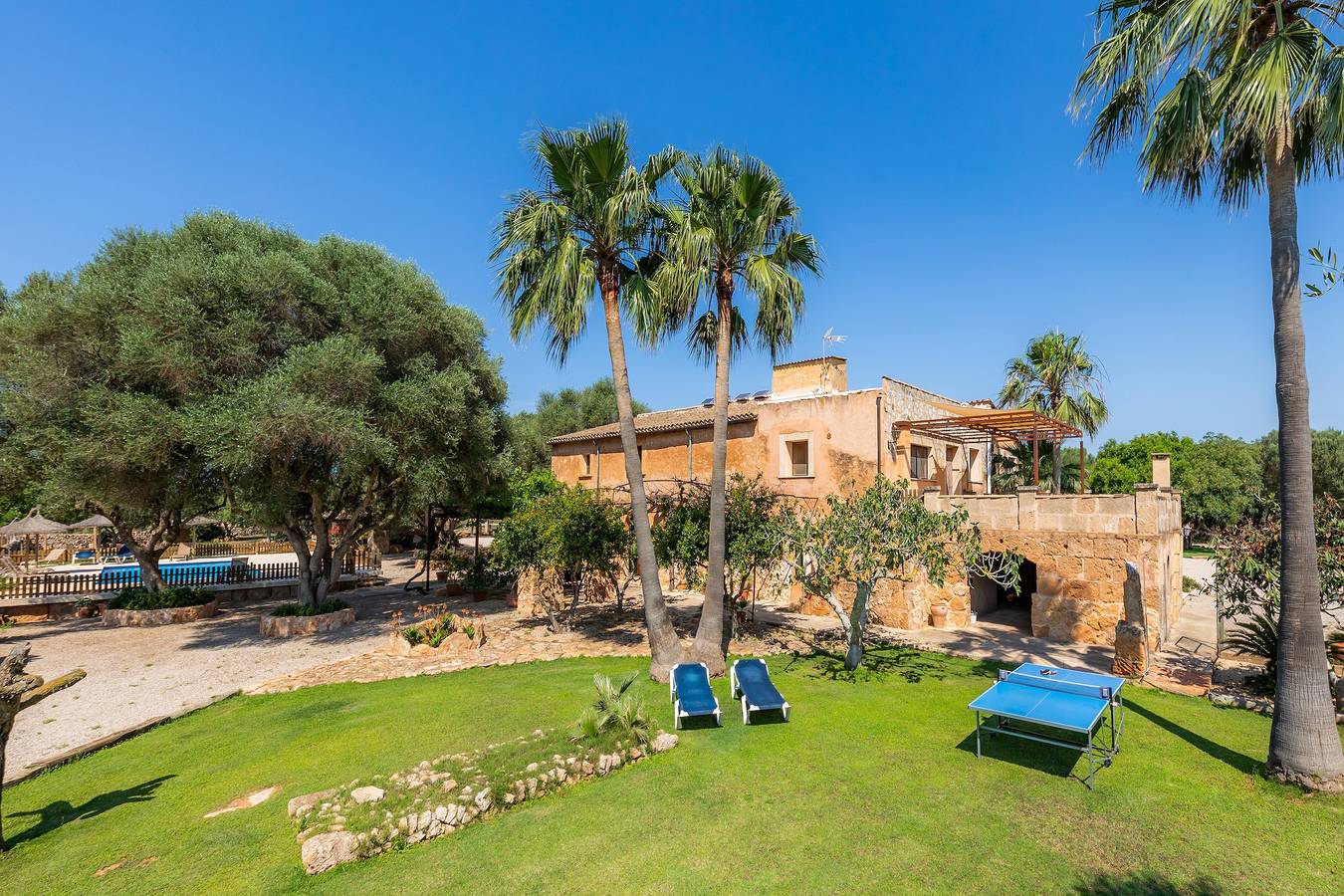Agroturismo 'Ponent' mit Bergblick, Gemeinschaftspool und Wlan in Llucmajor, Mallorca Süden