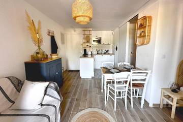 Appartement De Vacances pour 4 Personnes dans La Londe-les-Maures, Région de Toulon, Photo 2
