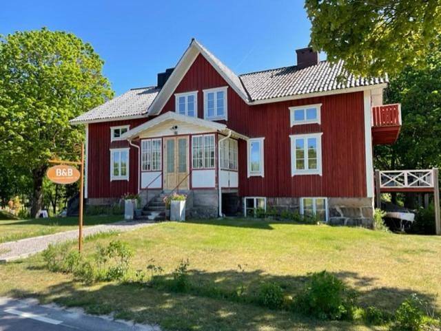 Ferienwohnung für 2 Personen, mit Terrasse und Whirlpool sowie Garten und Ausblick