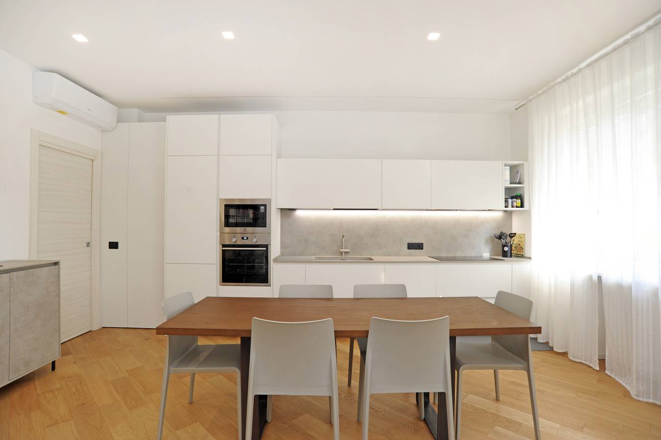 Ganze Wohnung, Spacious and cozy flat with two bathroom in Mailand, Mailand Provinz