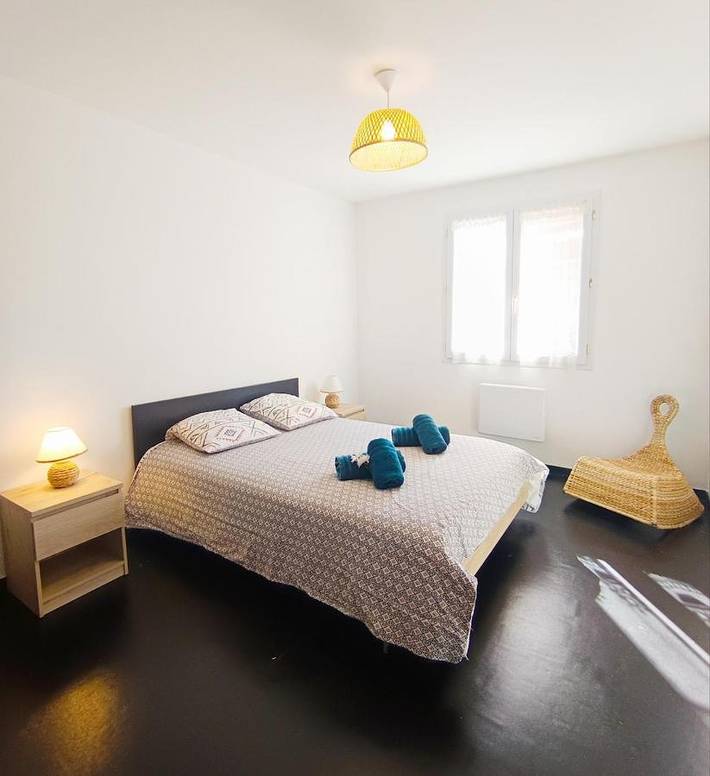 Location de vacances pour 5 personnes, avec piscine et vue ainsi que balcon et jardin à Malijai - 2