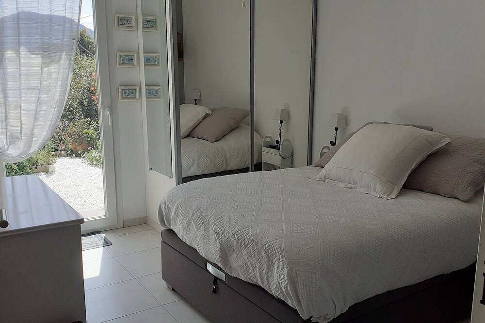 Appartement entier, Appartement avec terrasse et jardin dans petite résidence neuve in Le Plan-de-la-Tour, Côte méditerranéenne (France)