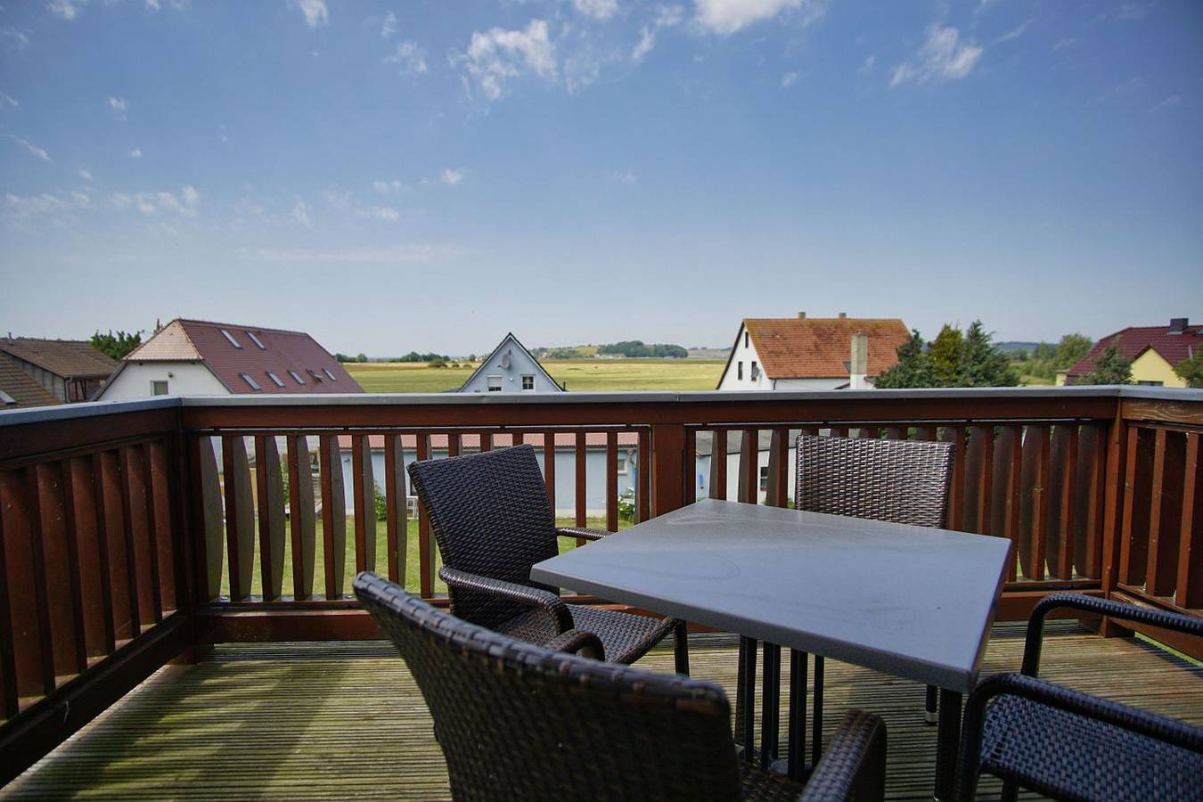 Ganze Wohnung, Balkon mit Meerblick, Schwimmbad und Sauna gratis - Haus De niege Wech Fewo 03 in Thiessow, Mönchgut