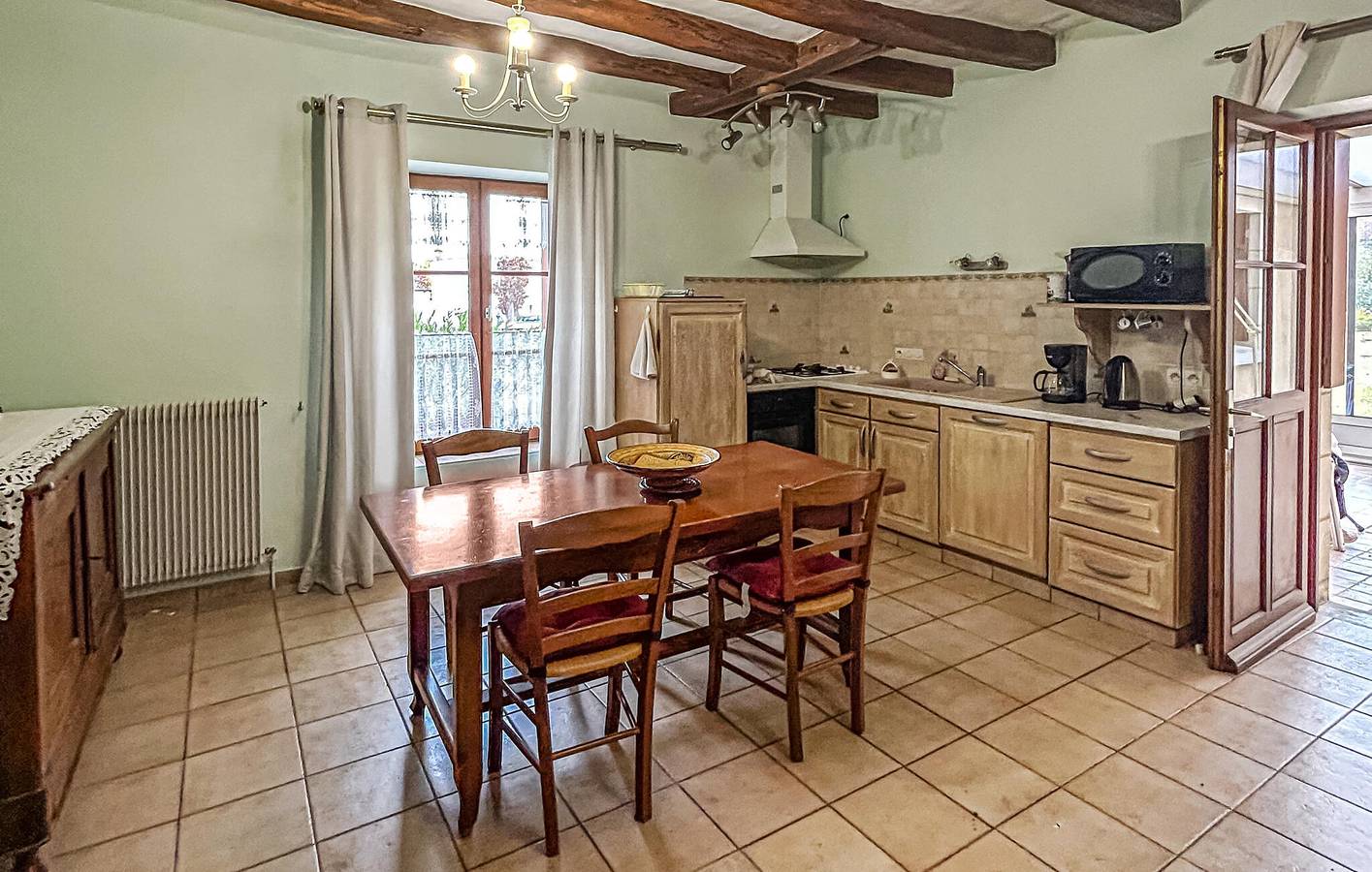 Aislado 1BR Apt w / Parking, Jardín y WiFi, 200m de Château-la-Vallière in Château-la-Vallière, Región de Tours