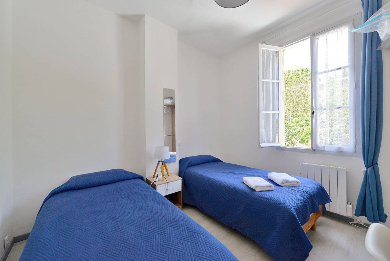 Chambres d'hôtes Comme à la Maison - Chambre Montségur in Espéraza, Parc naturel régional Corbières-Fenouillèdes