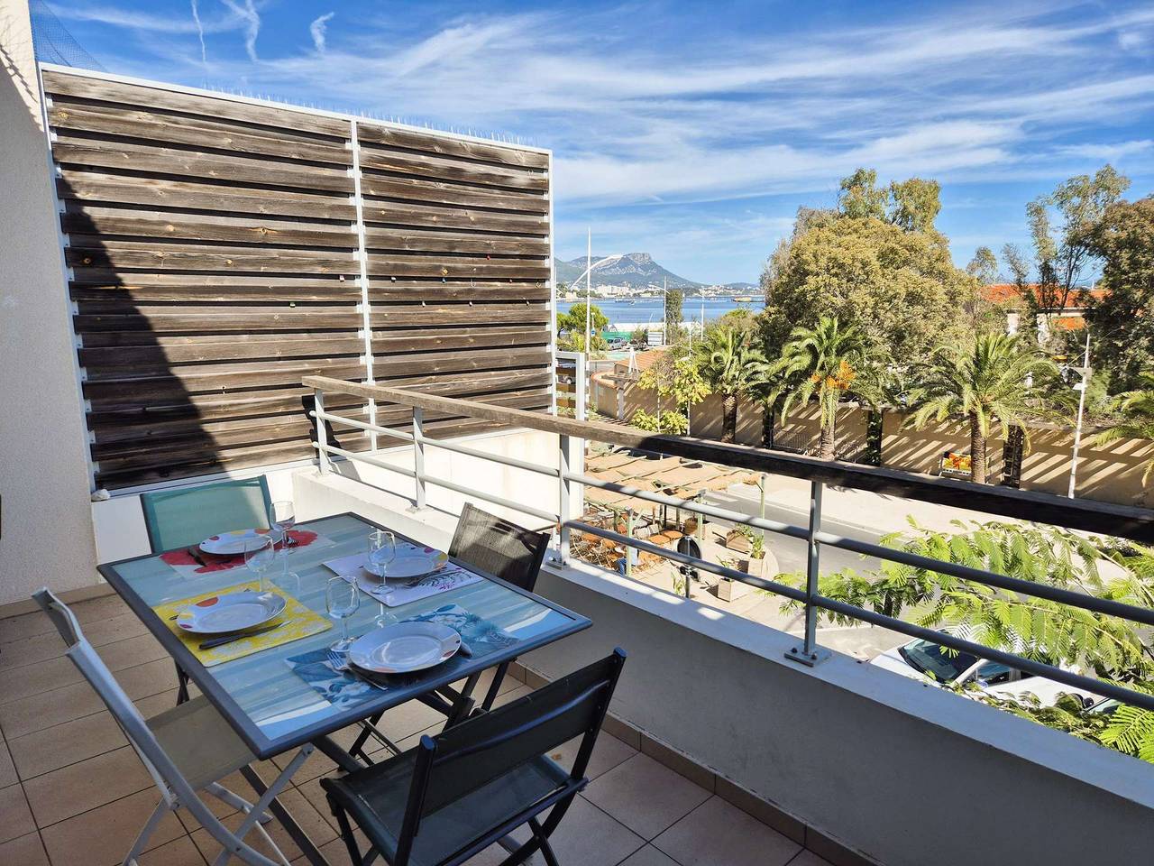 Appartement de vacances entier, Coeur des Sablettes, plage en face, clim, wifi... in Les Sablettes, La Seyne-sur-Mer