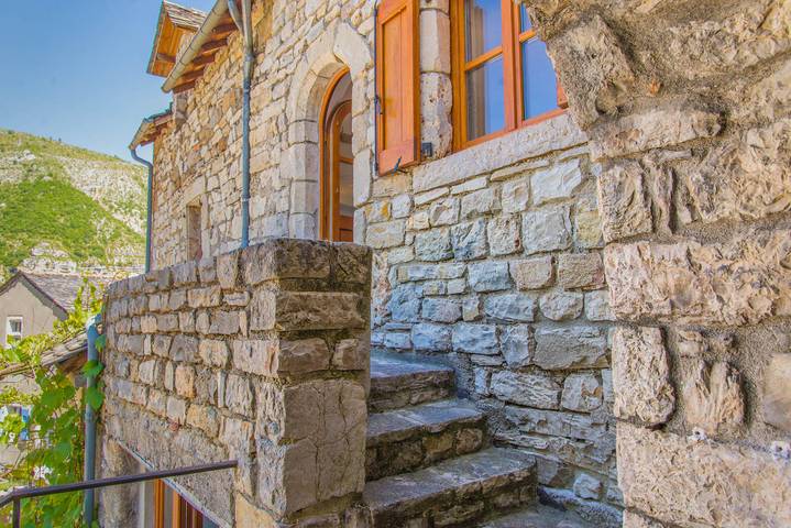 Gîte pour 3 personnes, avec balcon et vue, animaux acceptés dans Gorges du Tarn Causses - 2