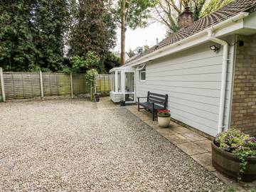 Log Cabin for 5 People in Ludlow (Shropshire), Shropshire, Photo 1