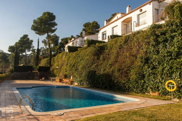 Casa rural para 8 personas, con vistas al mar y piscina además de terraza y jardín en Calella de Palafrugell - 2